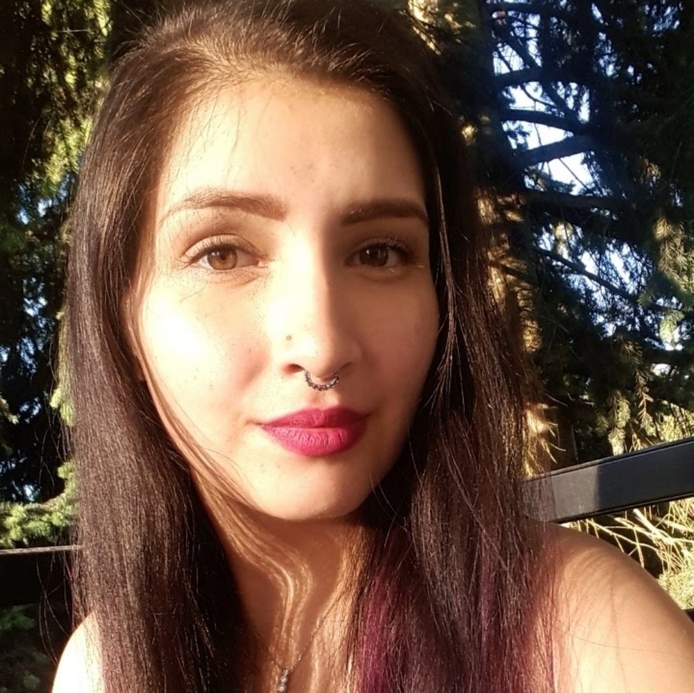 Meet your Posher, Angie